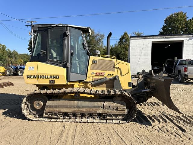 Image of New Holland D95 equipment image 1