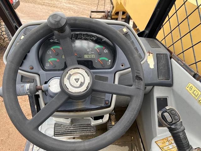 Image of Caterpillar TH360B equipment image 2