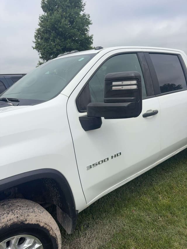 Image of Chevrolet 3500HD equipment image 4