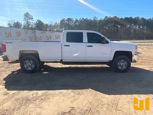 Image of Chevrolet 2500HD equipment image 3