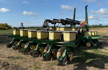 Main image John Deere 7200