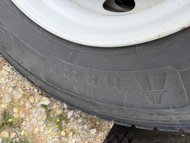 Image of Freightliner Cascadia equipment image 4