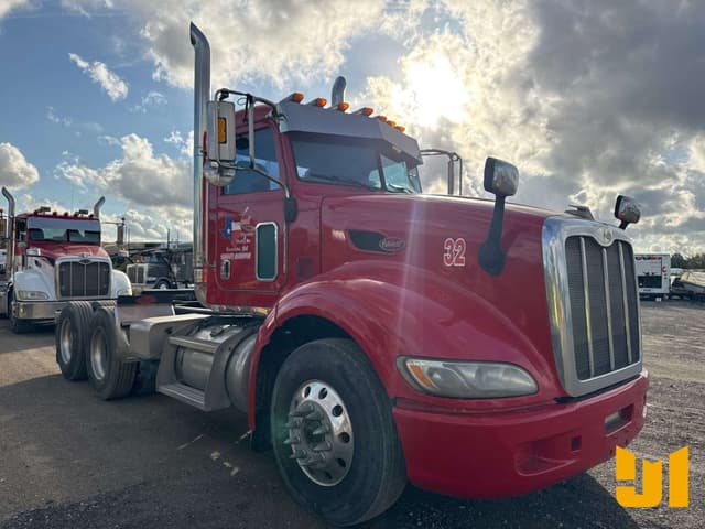 Image of Peterbilt 386 equipment image 2