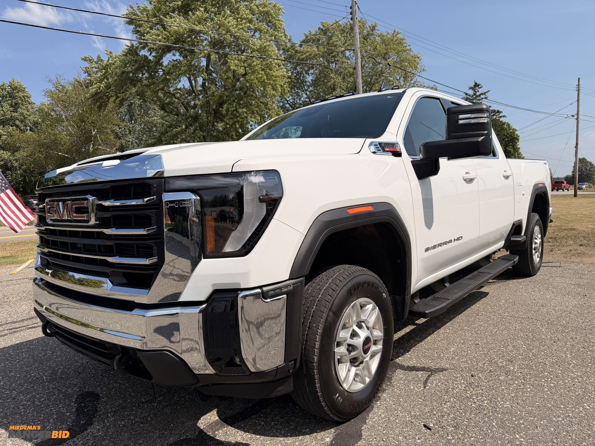 2025 GMC 2500HD Equipment Image0