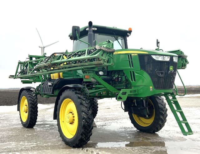 Image of John Deere R4030 equipment image 1