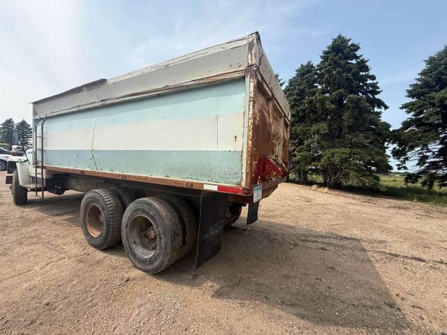 Image of International Loadstar equipment image 4