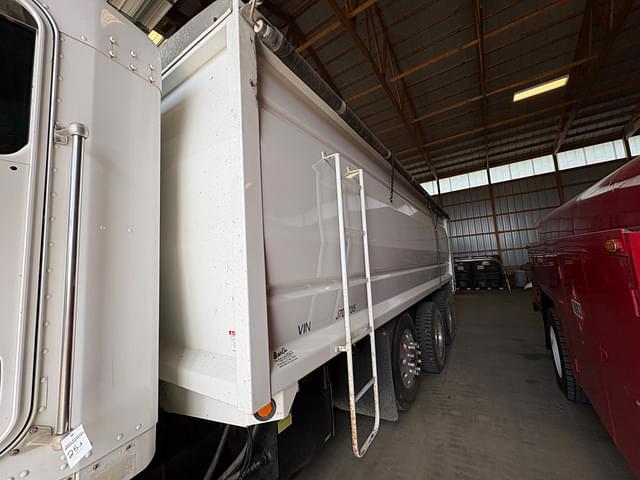 Image of Kenworth T800 equipment image 3