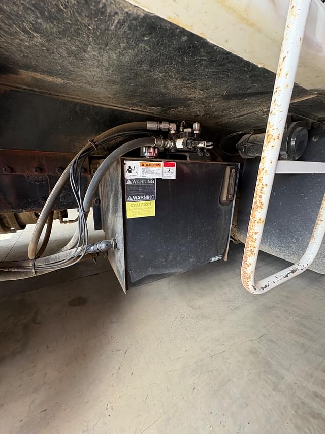 Image of Kenworth T800 equipment image 2