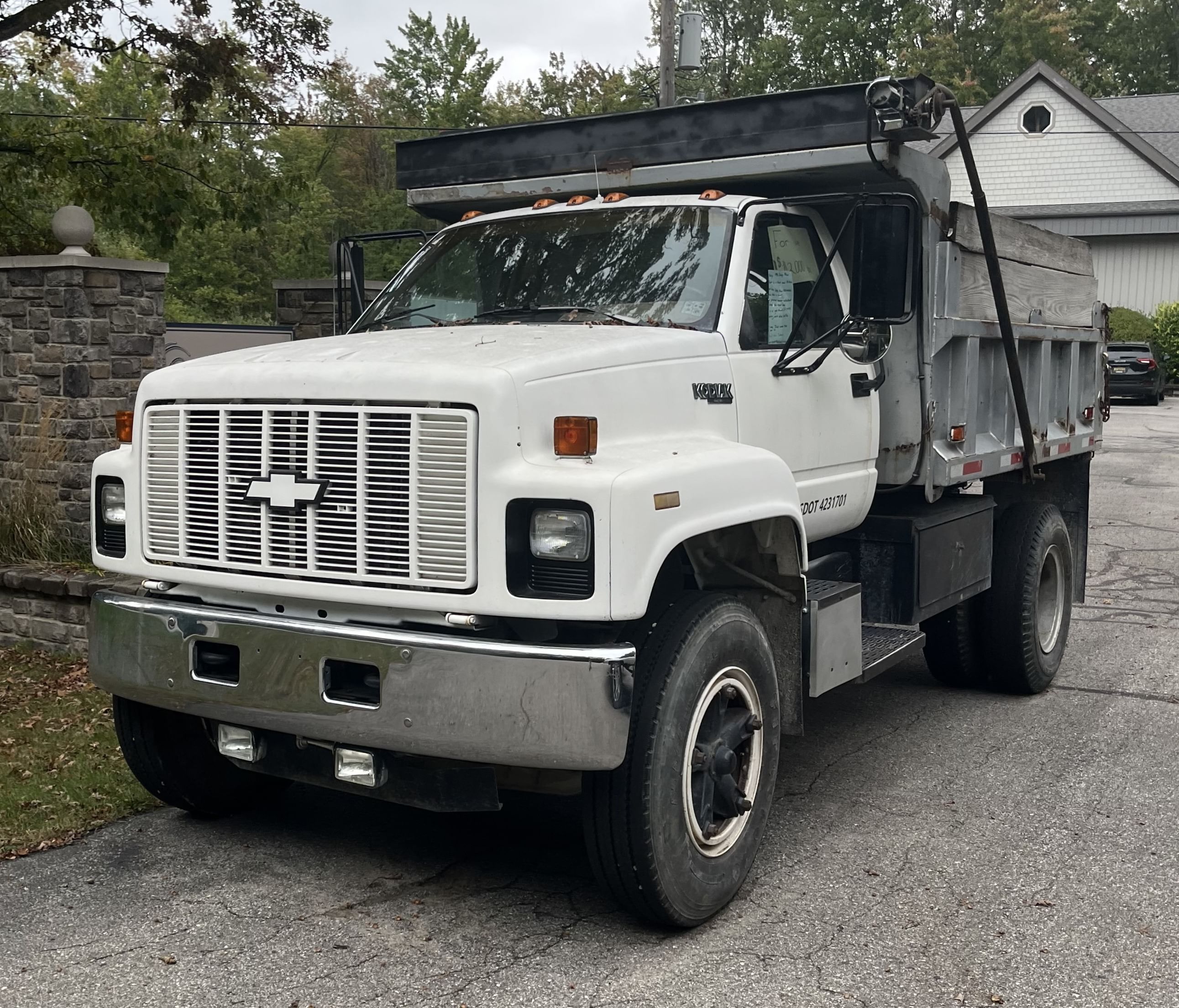 1990 Chevrolet Kodiak Equipment Image0