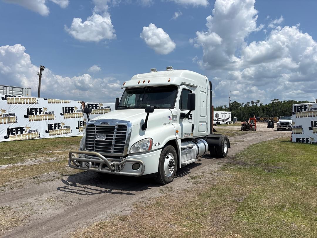 Image of Freightliner Cascadia Primary image