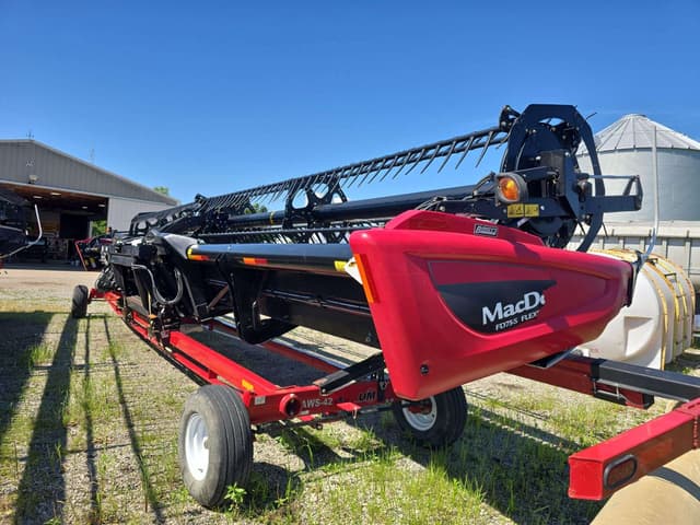 Image of MacDon FD75 equipment image 3