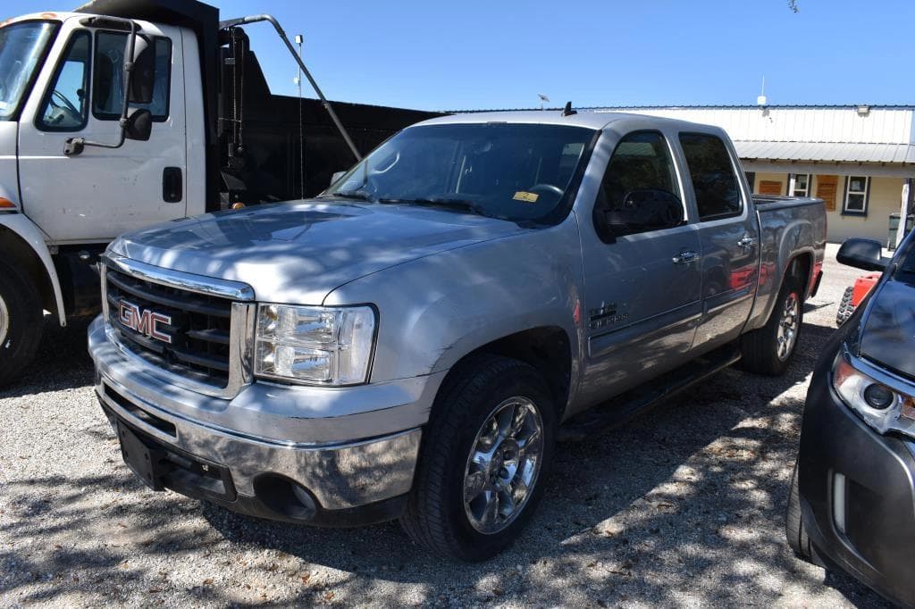 Image of GMC 1500 Primary image