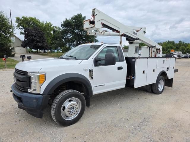 Image of Ford F-550 equipment image 1