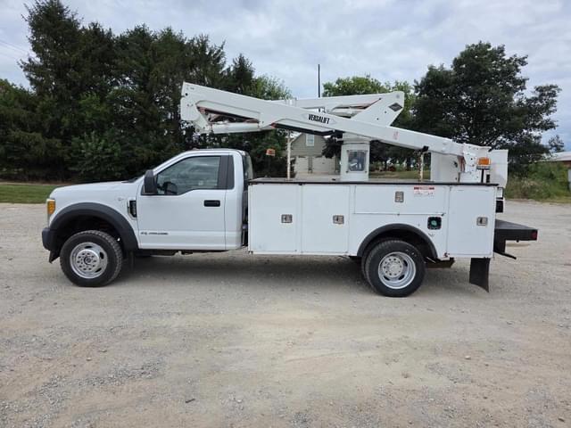 Image of Ford F-550 equipment image 2