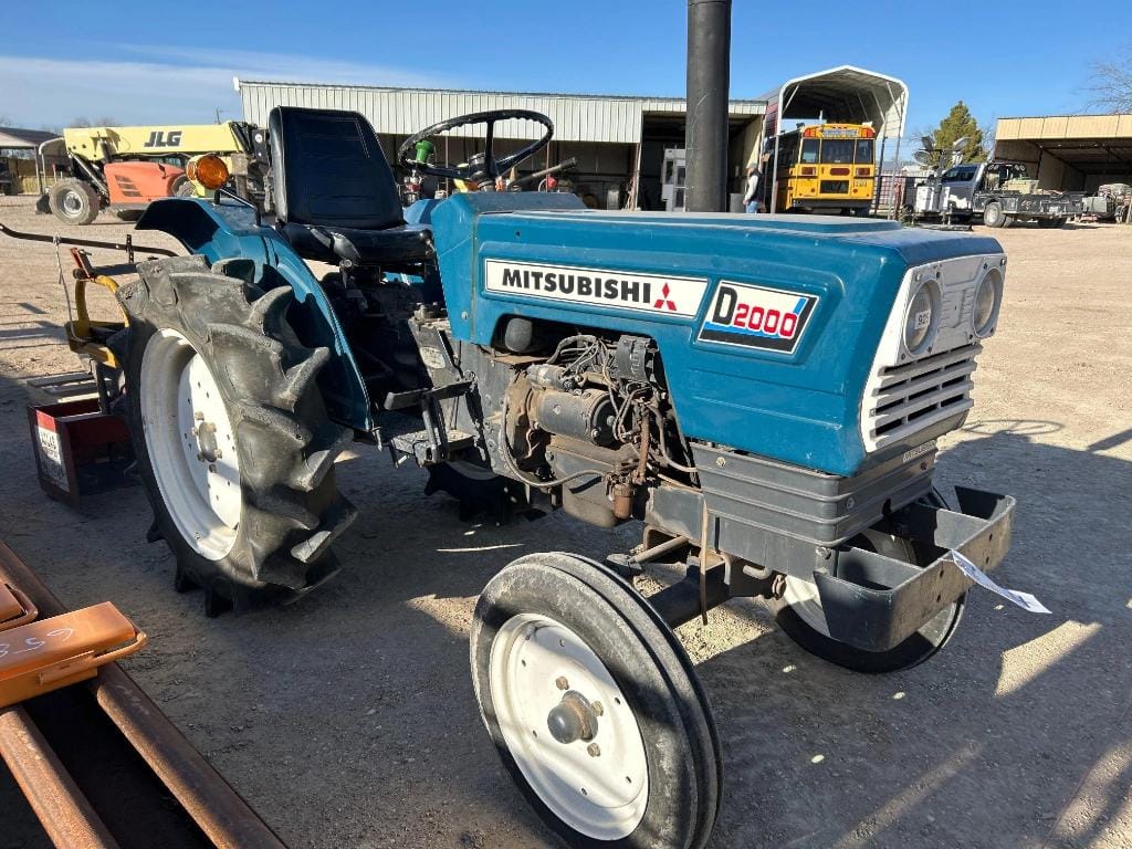 Main image Mitsubishi D2000