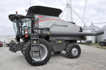 Main image Gleaner S68