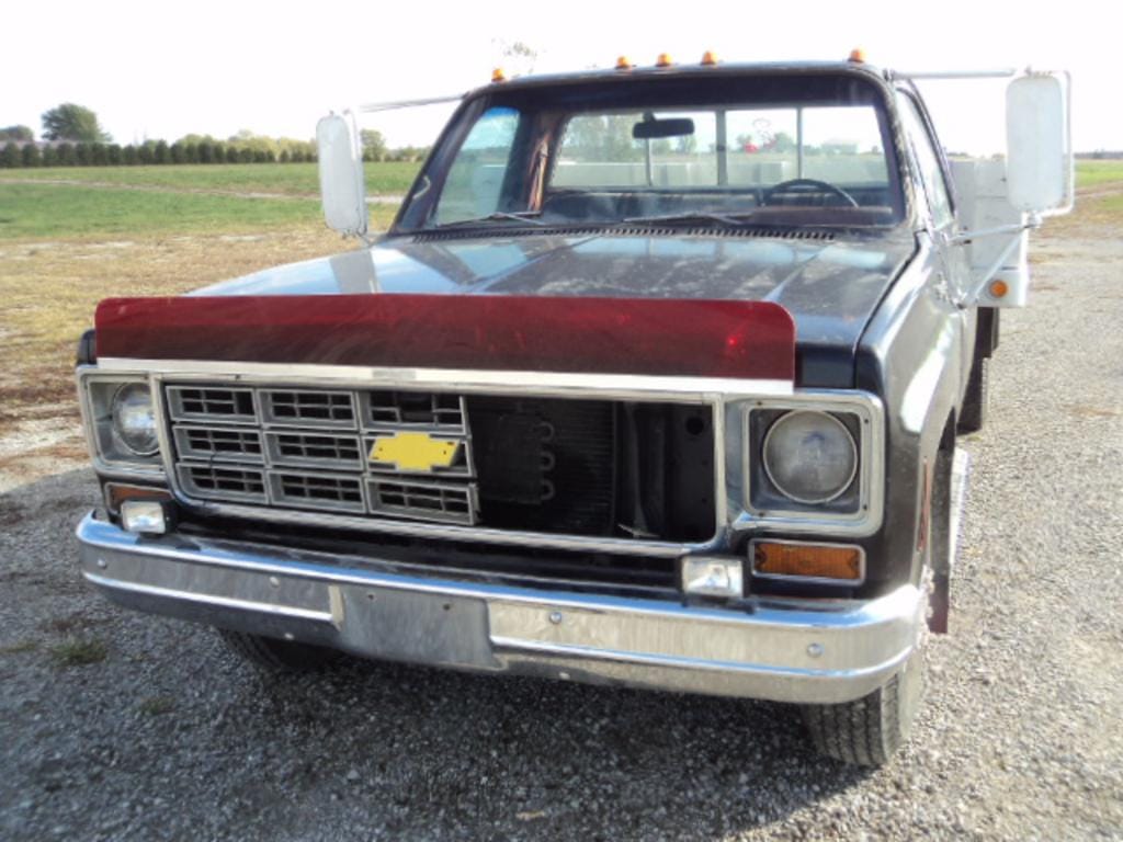 Main image Chevrolet Silverado 30