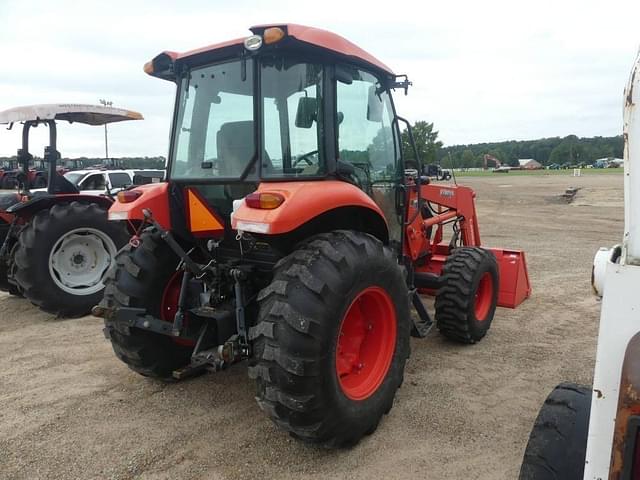 Image of Kubota M7060 equipment image 2