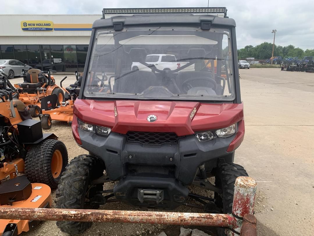Image of Can-Am Defender HD10 Image 0