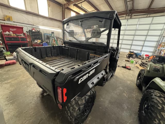 Image of Can-Am Defender HD9 equipment image 4