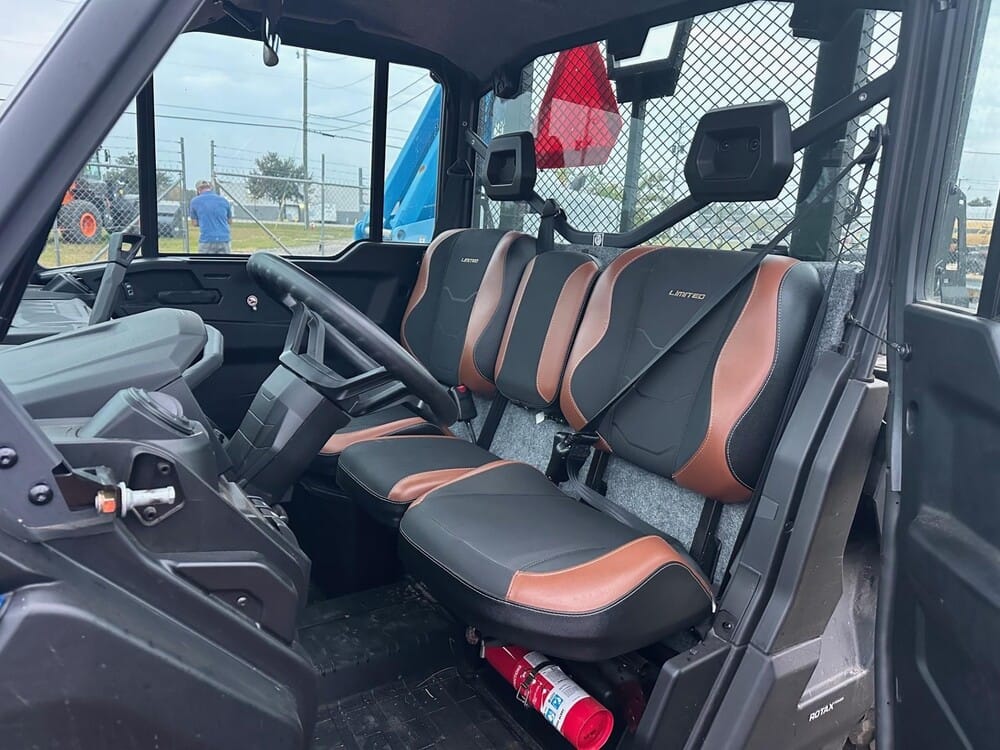 Main image Can-Am Defender Limited HD10