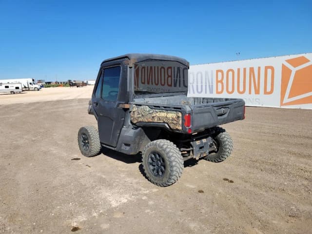 Image of Can-Am Defender equipment image 2