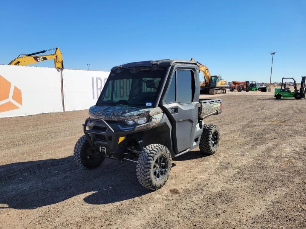 Image of Can-Am Defender Primary image