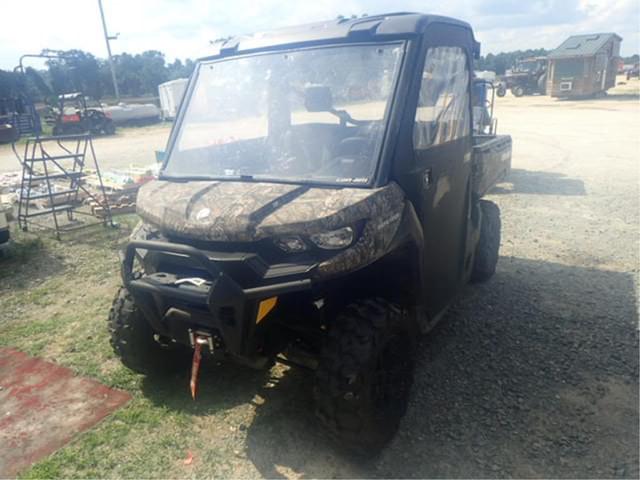 Image of Can-Am Defender XT equipment image 2