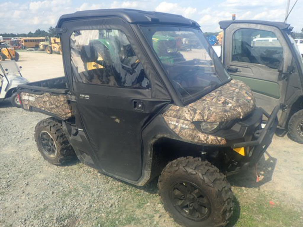 Image of Can-Am Defender XT Primary image