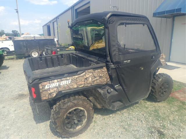 Image of Can-Am Defender XT equipment image 3