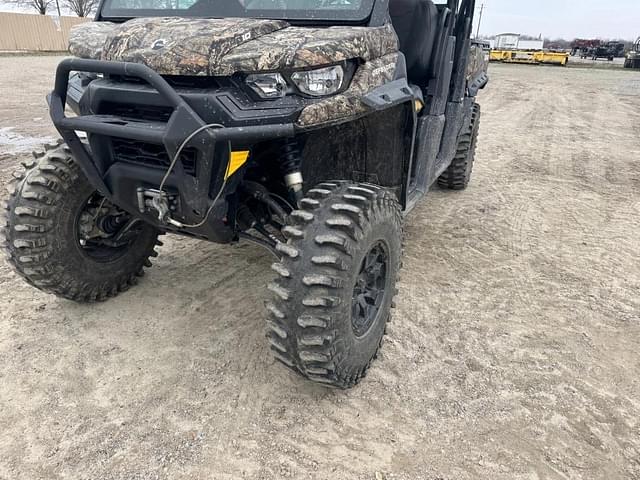 Image of Can-Am Defender HD10 equipment image 1