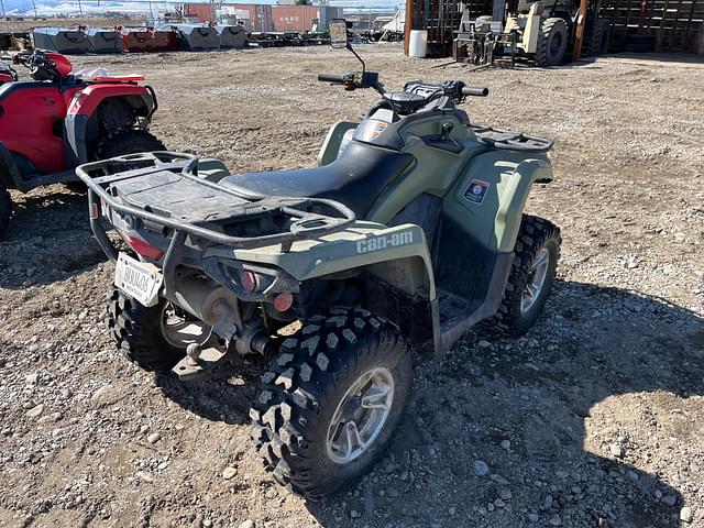 Image of Can-Am Outlander equipment image 4