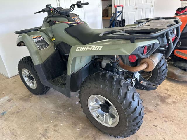 Image of Can-Am Outlander 450 equipment image 1