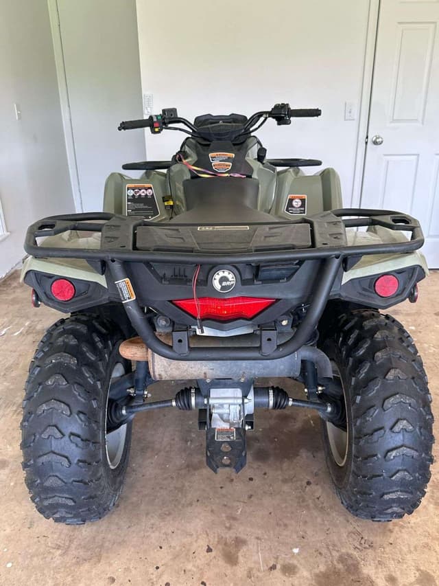 Image of Can-Am Outlander 450 equipment image 2