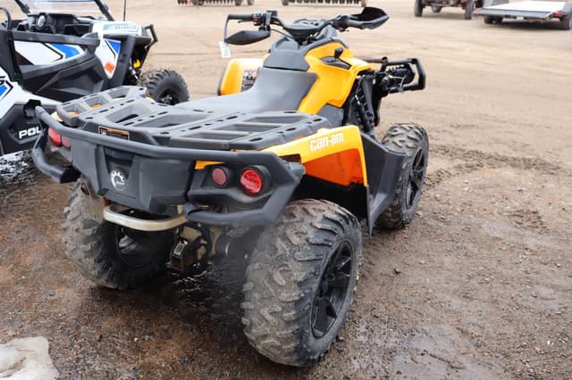 Image of Can-Am Outlander 850 equipment image 4