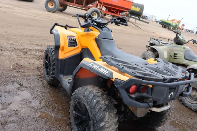 Image of Can-Am Outlander 850 equipment image 3