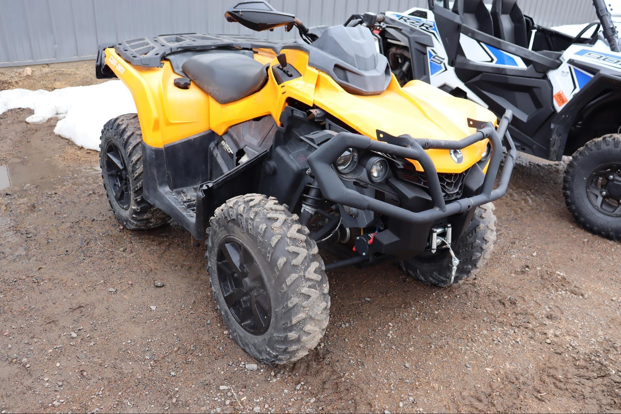 Can-Am Outlander 850 Equipment Image0
