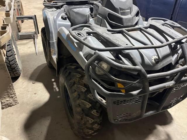Image of Can-Am Outlander 570 equipment image 1