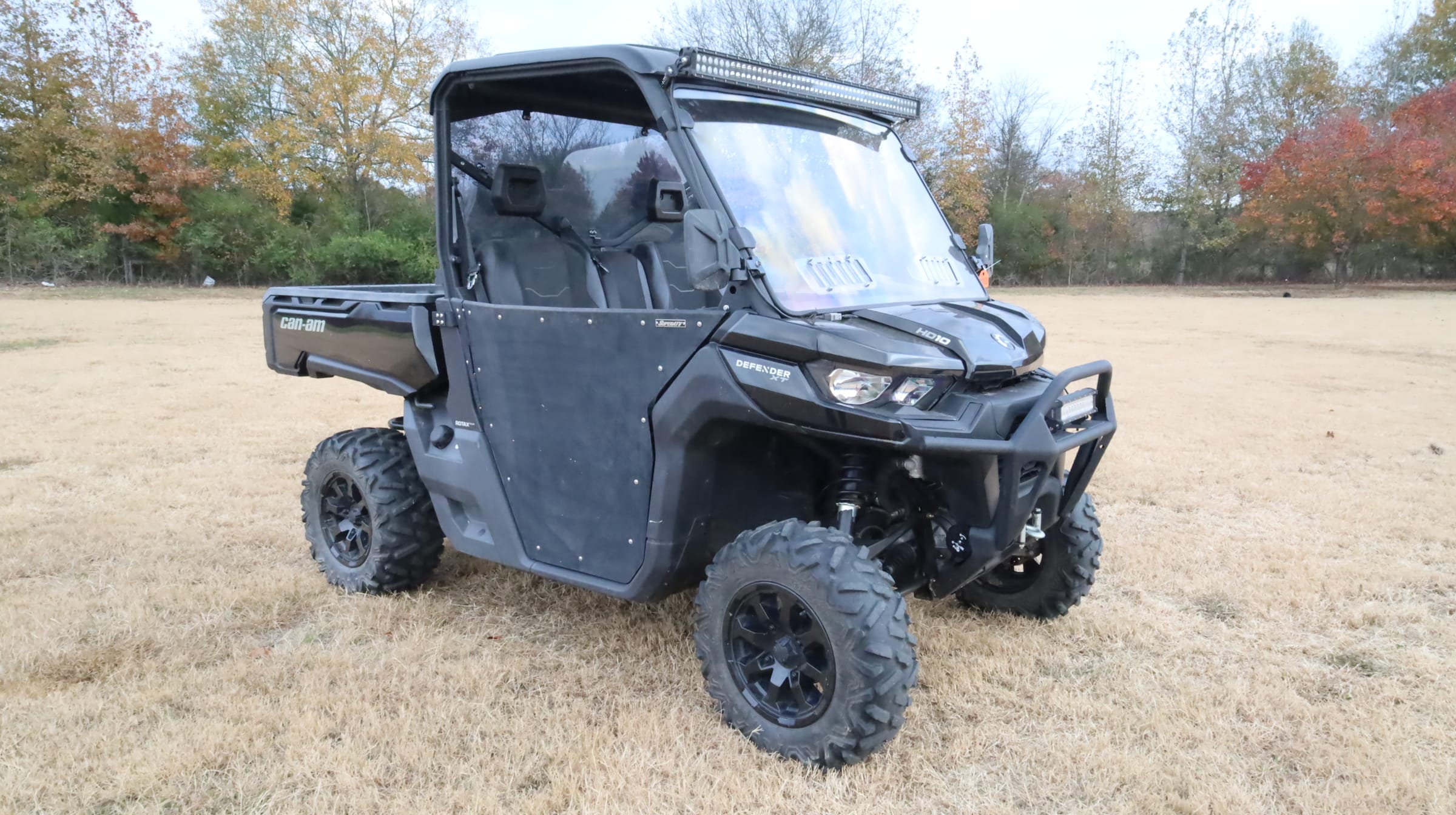 Can-Am Defender HD10 Equipment Image0