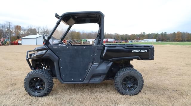Image of Can-Am Defender HD10 equipment image 4