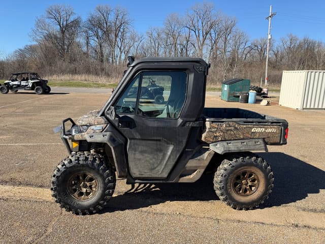 Image of Can-Am HD10 equipment image 1