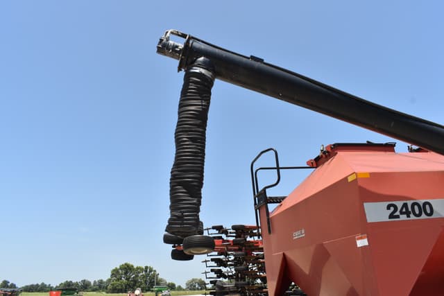 Image of Case IH 2400 equipment image 4
