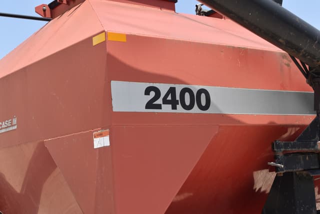 Image of Case IH 2400 equipment image 3