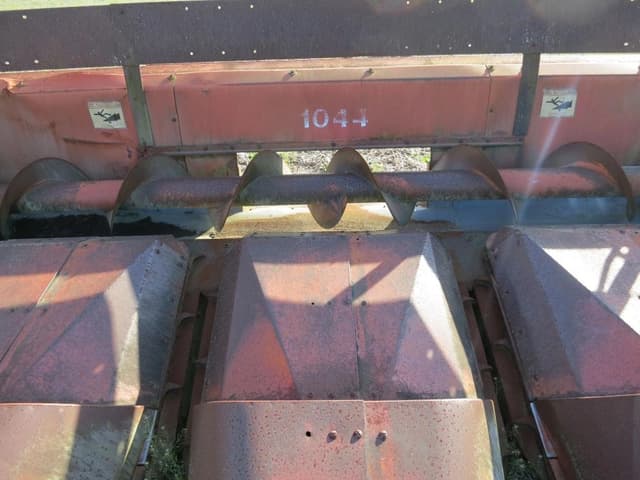 Image of Case 1044 equipment image 4