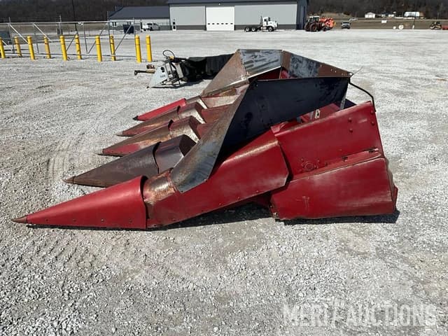 Image of Case 1044 equipment image 1