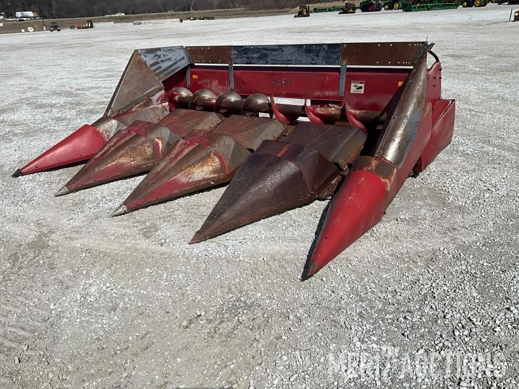 Case 1044 Equipment Image0