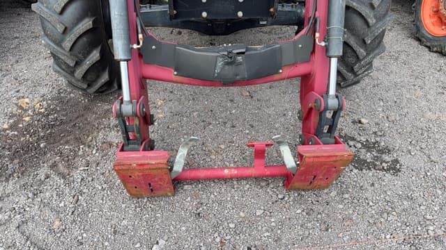 Image of Case IH Farmall 105U equipment image 3