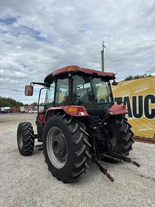 Image of Case IH Farmall 105U equipment image 1