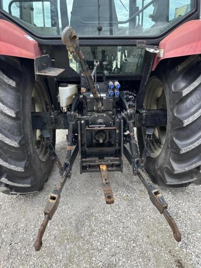 Image of Case IH Farmall 105U equipment image 2