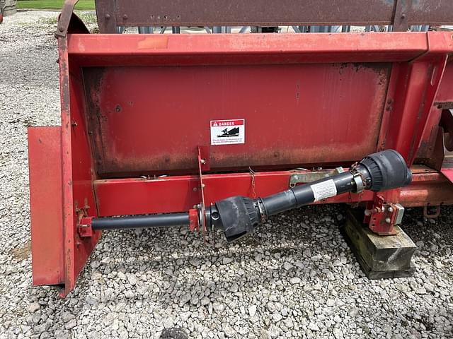 Image of Case IH 1063 equipment image 2